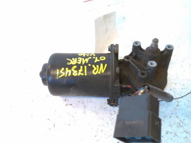 Viskermotor frontrute til Mercedes Vito/Viano 1996-2003 (W638) (W638) (VALEO|53547902|)