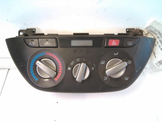 Varmeapparat betjening til Toyota RAV4, 2000-2006 (Type II)  (55900-42120)