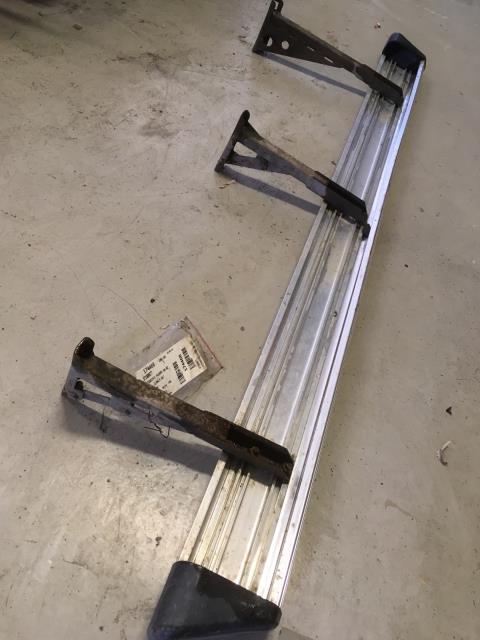 Stigtrinn/stigbrett til Mitsubishi Pajero 1992-1999 (Type II)  