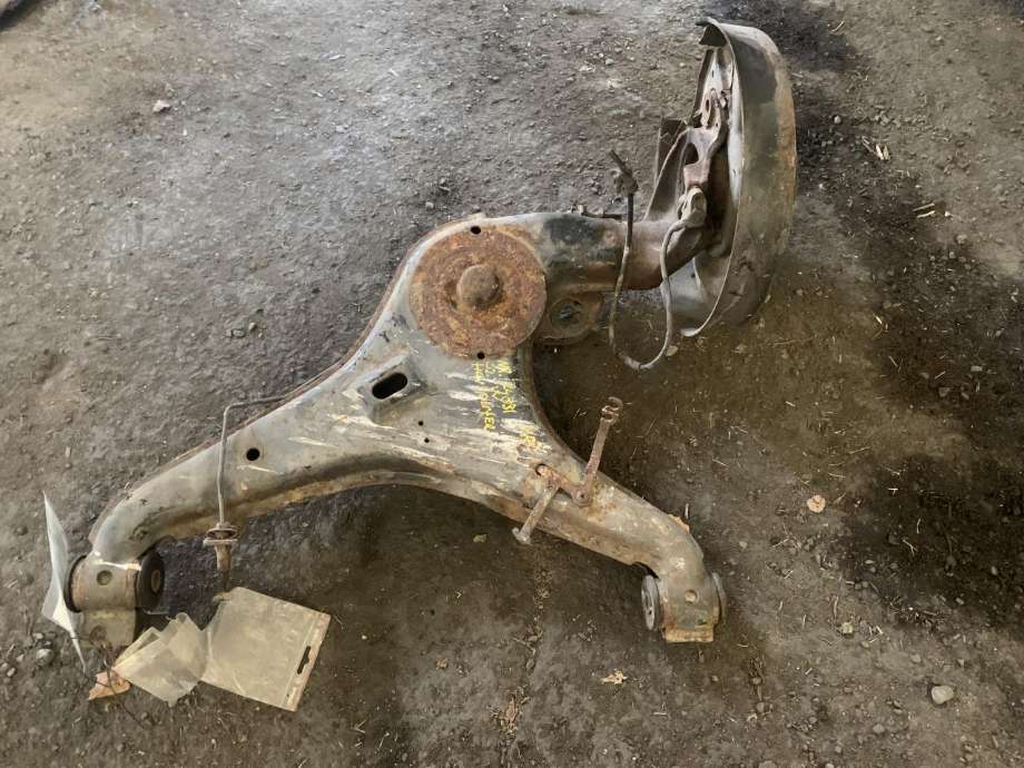 Bærebru venstre bak til VW Transporter / Caravelle 1990-2003 (T4) (T4) 