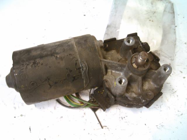 Viskermotor frontrute til VW Transporter / Caravelle 1990-2003 (T4) (T4) (BOSCH|0390241163|701955113B|)