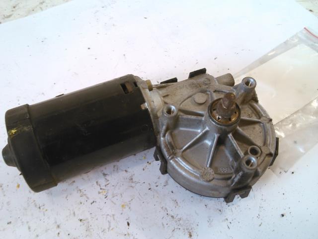Viskermotor frontrute til Mercedes E-Klasse 1995-2000 (Fase 1) (W210) (W210) (BOSCH|0390241420|)