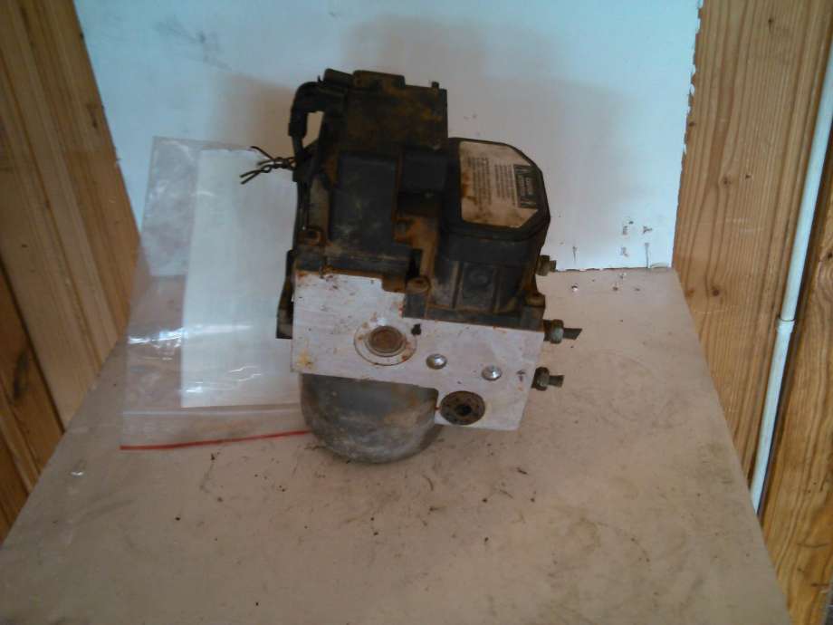 ABS sentral til Toyota Avensis 1997-2000 (Type I, Fase 1) (BOSCH|0 265 216 485|)
