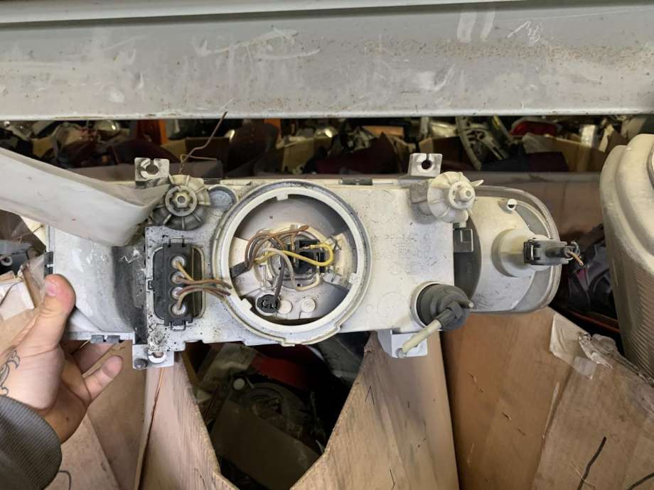 Frontlykt høyre halogen til Škoda Felicia 1995-2001  