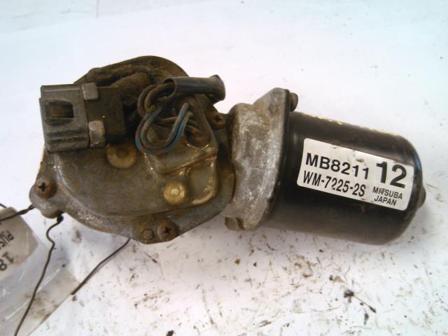Viskermotor frontrute til Mitsubishi Lancer, 1996-2003  (MB821112WM-7225-2S)