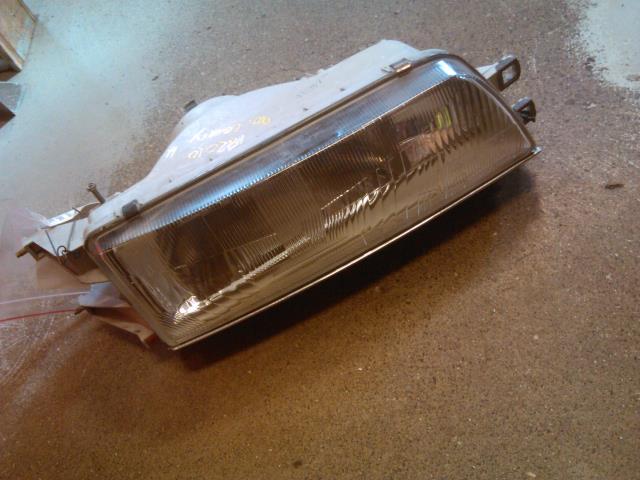 Frontlykt høyre halogen til Toyota Camry, 1987-1991