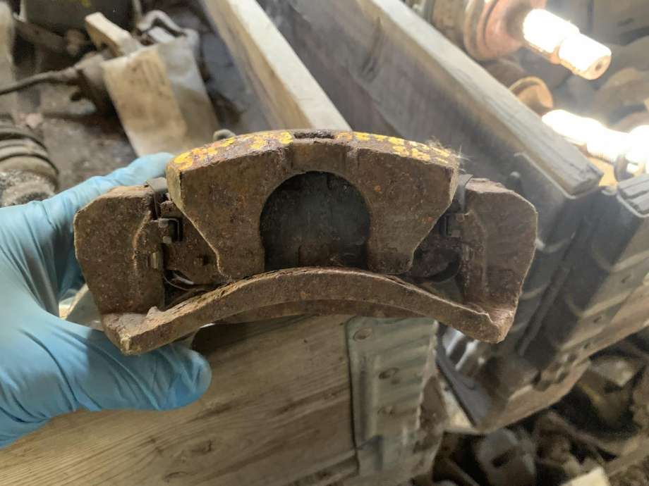 Bremsecaliper høyre bak til Subaru Legacy 1994-1998  