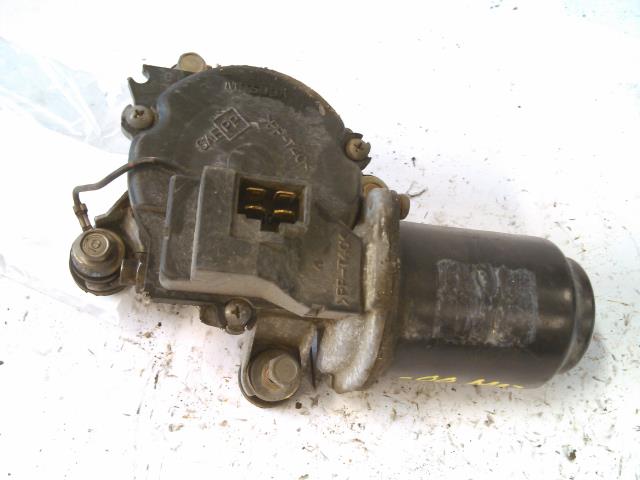 Viskermotor frontrute til Mazda 323 1998-2000 (Fase 1)  