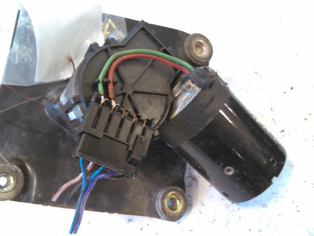 Viskermotor frontrute til Volvo V40 / S40, 2000-2004 (Type I, Fase 2) (BOSCH|0390241170)