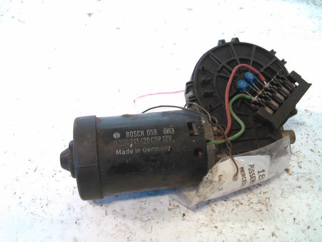 Viskermotor frontrute til Mercedes E-Klasse 1995-2000 (Fase 1) (W210) (W210) (BOSCH|0390241420|)