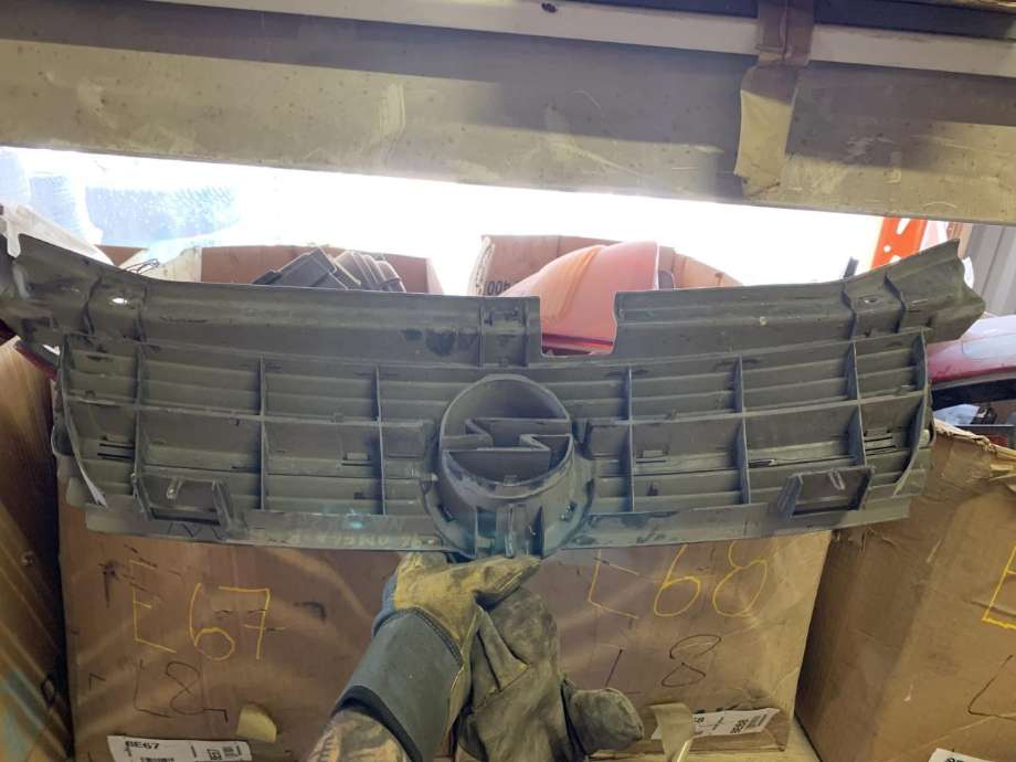 Grill til Opel Omega B 1994-1999  