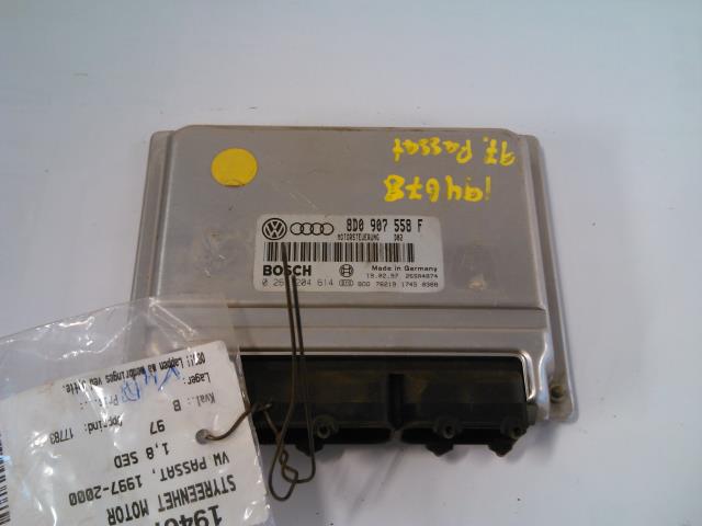 Styreenhet motor til VW Passat, 1997-2000 (B5,3B) (B5,3B) (BOSCH|0 261 204 614)