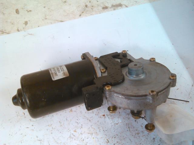Viskermotor frontrute til BMW 5-Serie 1996-2003 (E39) (E39) (VALEO|404.202|8360603|)