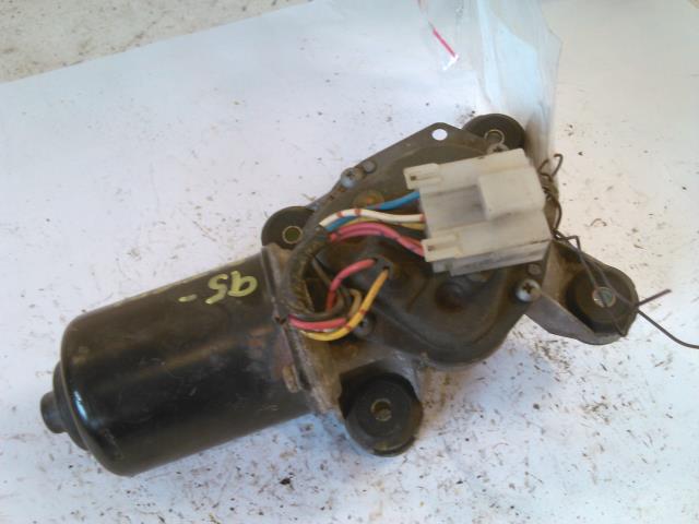 Viskermotor frontrute til Nissan Patrol, 1987-1998 (Y60) (Y60) 