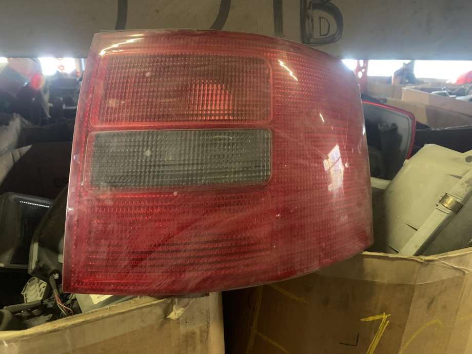 Baklykt høyre til Audi A6, 1997-2001 (Type II, Fase 1) (C5) (C5) 