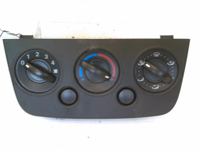 Varmeapparat betjening til Ford Fiesta, 2002-2008 (Type V) (2S6H 18549 BG)