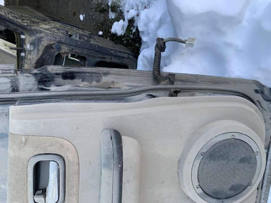 Dør venstre bak til Nissan X-Trail 2002-2007 (T30) (T30) 