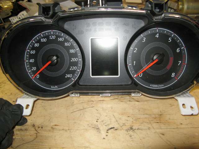 Instrumentpanel til Mitsubishi Lancer, 2008-2017  (8100B127A)