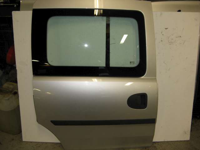Dør høyre skyvedør til Opel Combo C, 2002-2011  