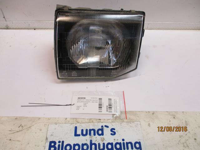 Frontlykt venstre halogen til Mitsubishi Pajero, 1992-1999 (Type II)  