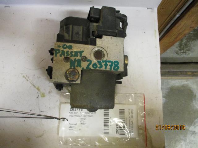 ABS sentral til VW Passat, 1997-2000 (B5,3B) (B5,3B) (BOSCH|0 265 246 411)