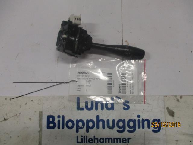 Bryter blink til Mitsubishi Space Wagon, 2000-2004  