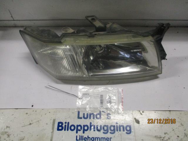 Frontlykt høyre halogen til Mitsubishi Space Wagon, 2000-2004  