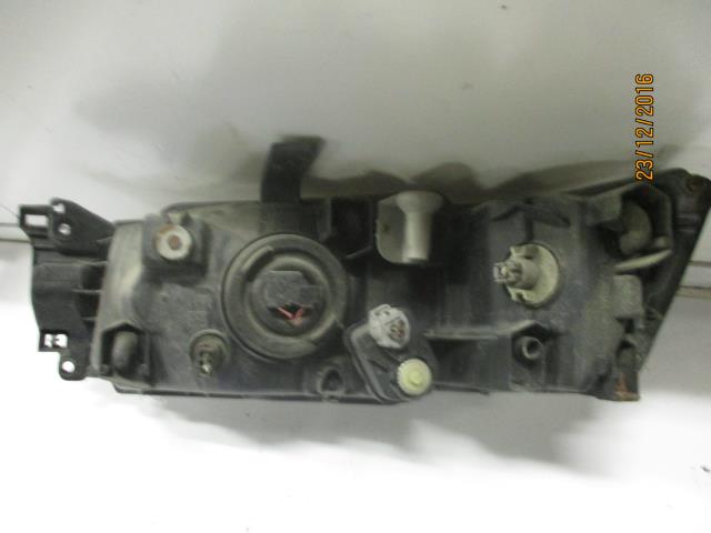 Frontlykt høyre halogen til Mitsubishi Space Wagon 2000-2004  