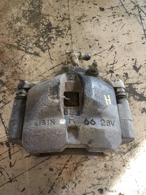 Bremsecaliper høyre foran til Toyota Hiace, 2007-2012 (Fase 3)  