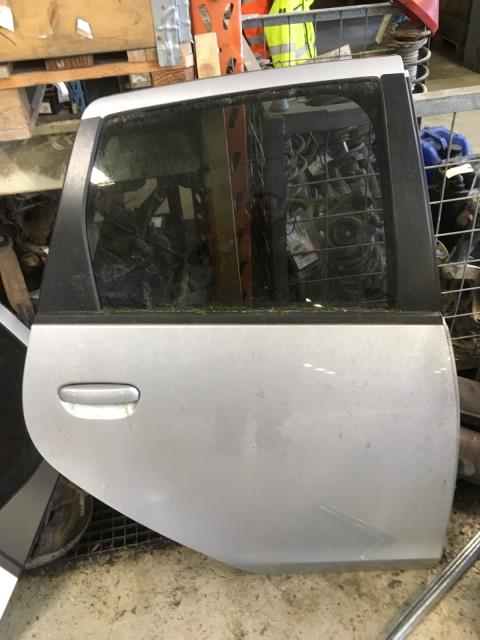 Dør høyre bak til Mitsubishi Colt, 2009-2013 (Type VII, Fase 2)  