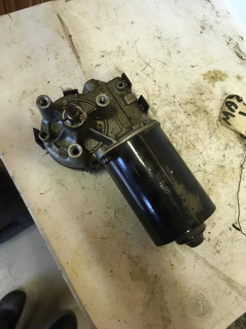 Viskermotor frontrute til Audi A6 2001-2004 (Type II, Fase 2) (C5) (C5) (BOSCH|0 390 241 140 CHP|4B1 955 113|)