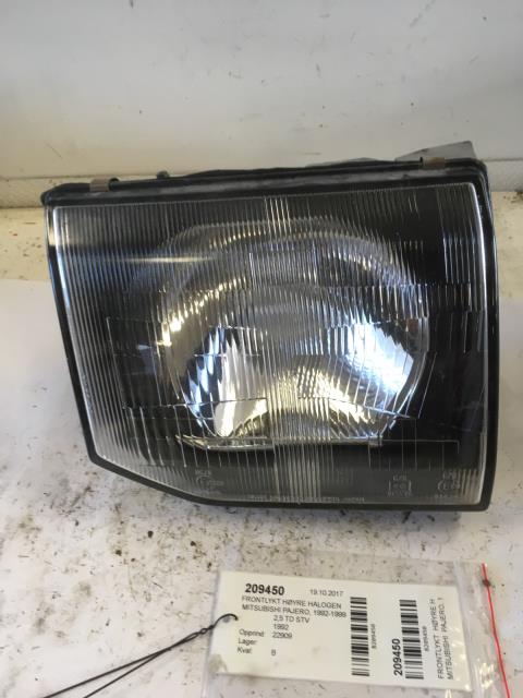 Frontlykt høyre halogen til Mitsubishi Pajero, 1992-1999 (Type II)  