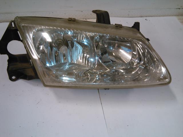 Frontlykt høyre halogen til Nissan Almera, 2000-2003 (Fase 1) (N16) (N16) 