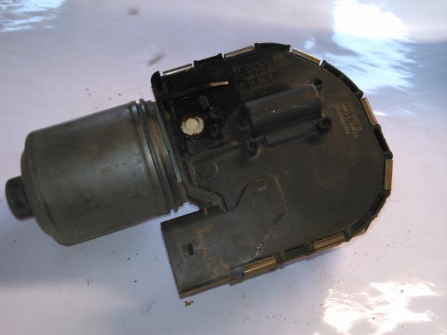 Viskermotor frontrute til Volvo V50 2004-2007 (Fase 1)  (BOSCH|0390241924|30699344|)