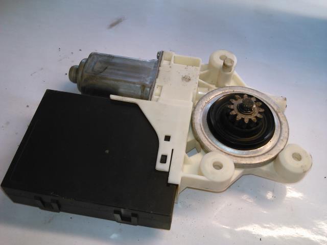 Ruteheis høyre foran til Volvo V50 2004-2007 (Fase 1)  (30737681|)