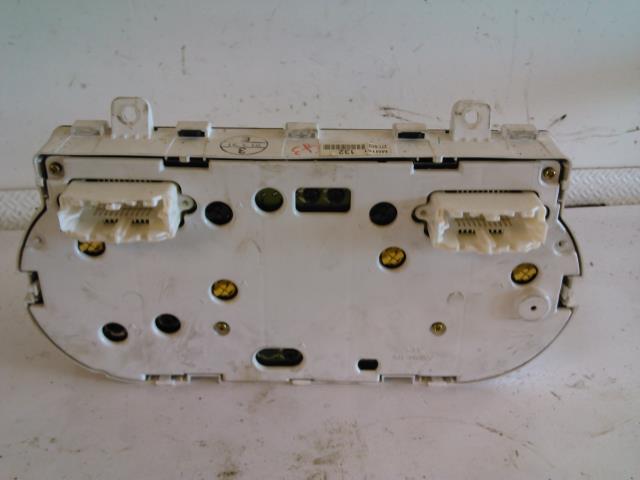 Instrumentpanel til Mitsubishi Outlander 2003-2006 (Type I)  (MN151|277-600|)