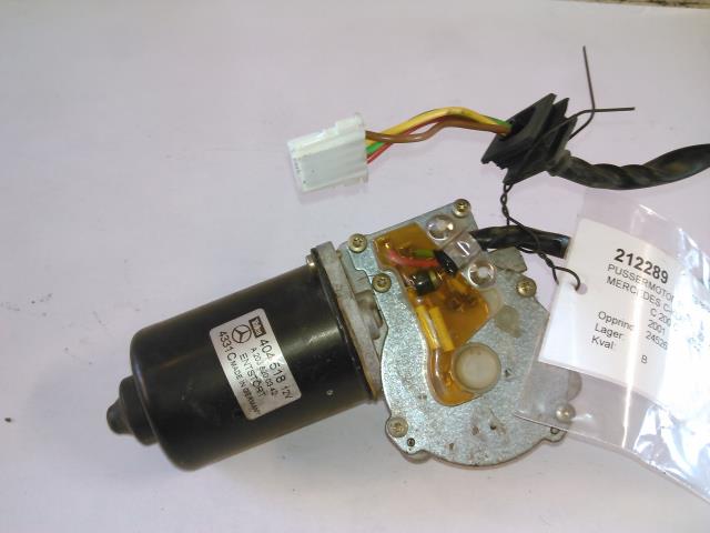 Viskermotor frontrute til Mercedes C-Klasse 2000-2004 (Fase 1) (W203) (W203) (VALEO|404.518|A2038200342|)