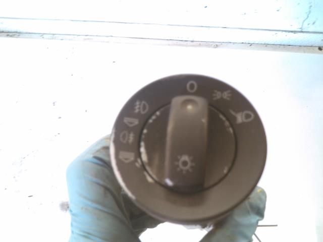 Bryter lys til Audi A4 2001-2004 (Type II) (B6) (B6) (8E0941531A|)