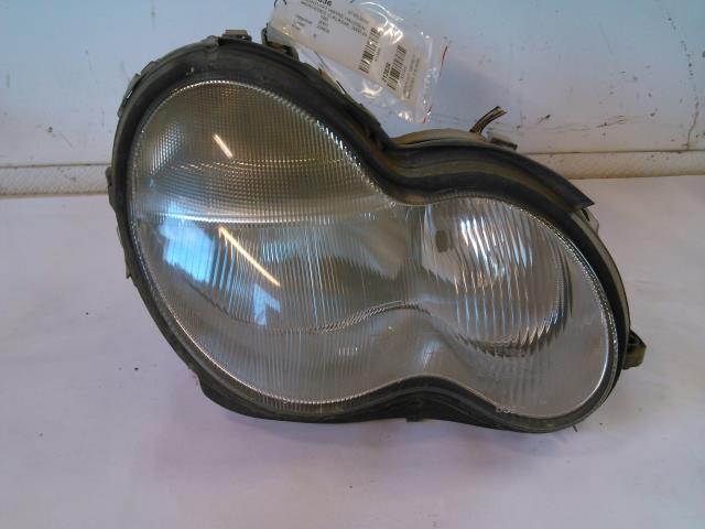 Frontlykt høyre halogen til Mercedes C-Klasse, 2000-2004 (Fase 1) (W203) (W203) 