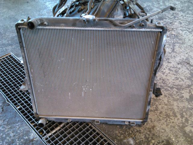 Radiator (manuell gir) til Nissan Navara, 2005-2010 (Fase 1) (D40) (D40) 