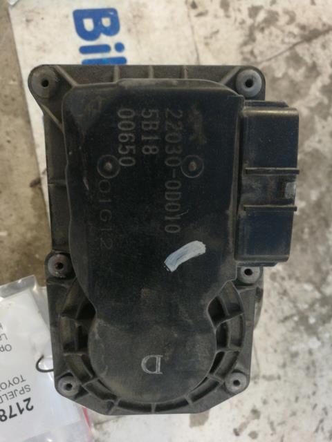 Spjeldhus til Toyota Avensis 2003-2008 (Type II)  (22030-0D010|)