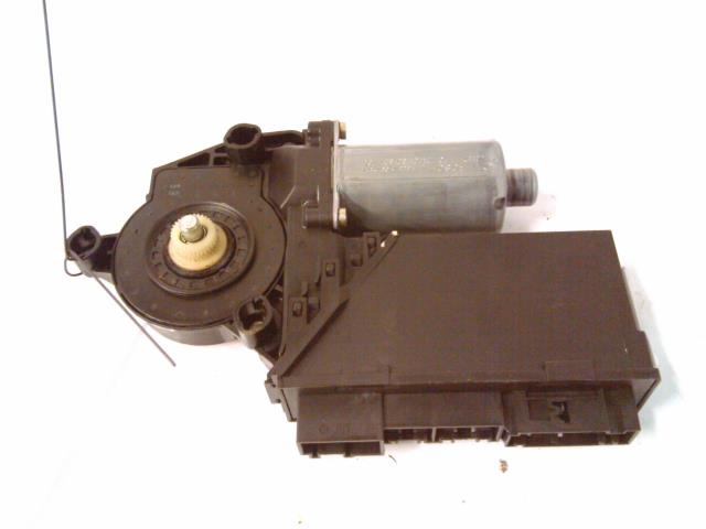 Ruteheis, kun motor, høyre foran til VW Touareg 2003-2007 (Type I, Fase 1) (3D1959792B|0130821765|)