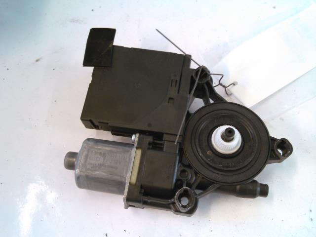 Ruteheis, kun motor, høyre foran til VW Passat 2005-2010 (B6) (B6) (3C0959702|3C0959792|)