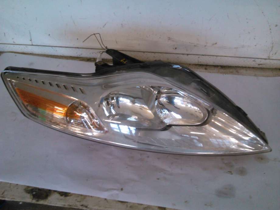 Frontlykt høyre halogen til Ford Mondeo, 2011-2014 (Type IV, Fase 2)  