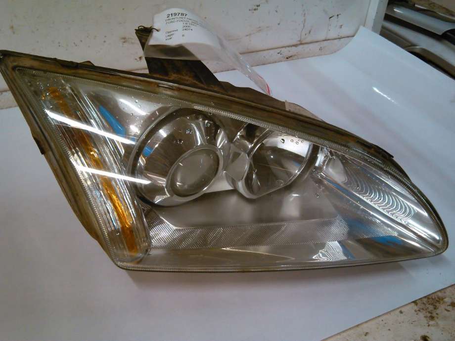 Frontlykt høyre xenon til Ford Focus, 2004-2007 (Type II, Fase 1)  