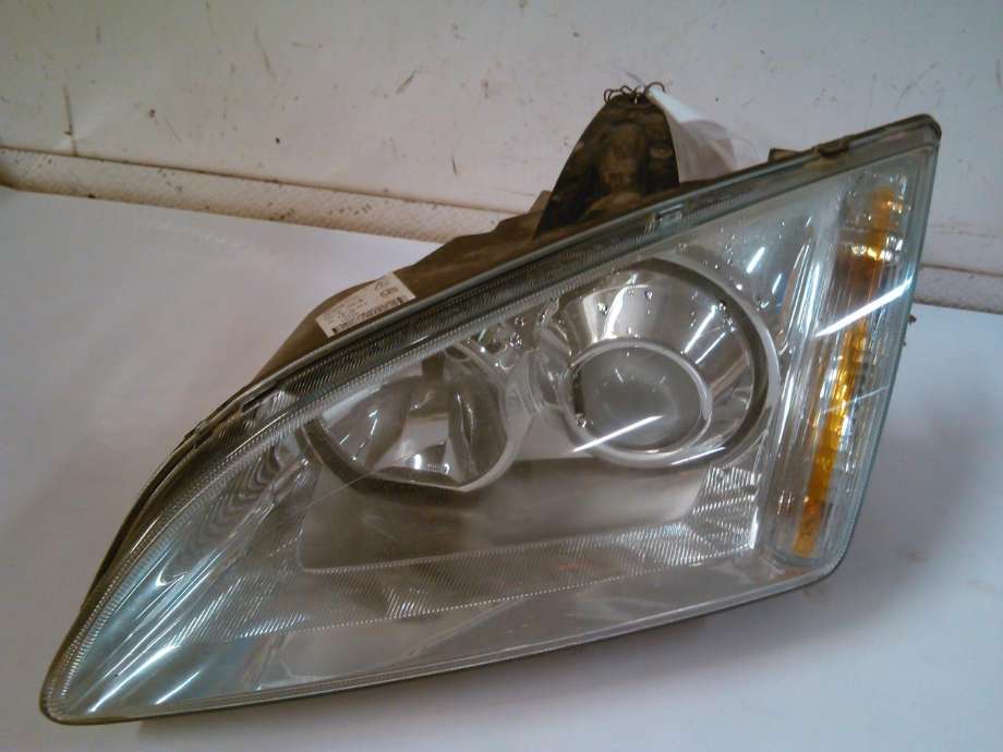 Frontlykt venstre xenon til Ford Focus, 2004-2007 (Type II, Fase 1)  
