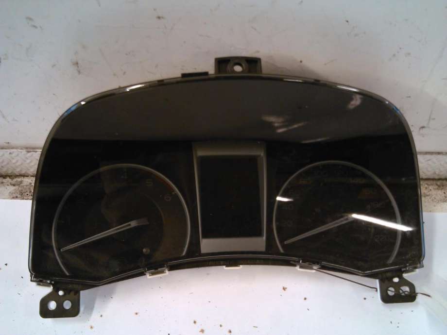 Instrumentpanel til Isuzu D-Max, 2012-2017 (Type II, Fase 1)  (8981561478)