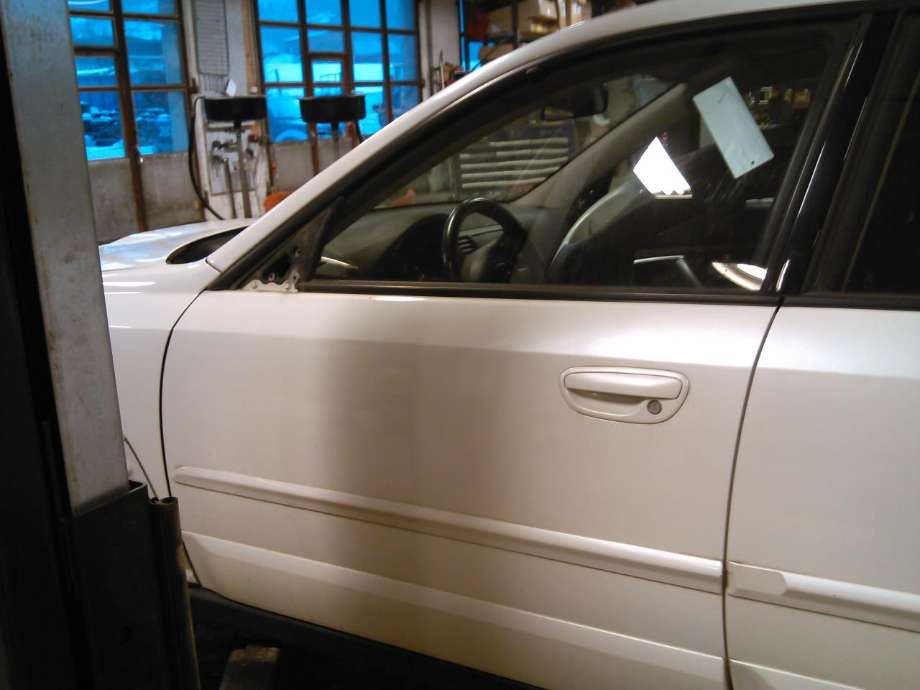 Dør venstre foran til Subaru Legacy, 2007-2009 (Type IV, Fase 2)  