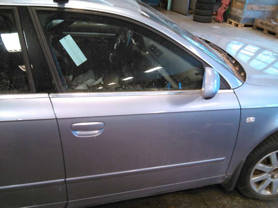 Dør høyre foran til Audi A4, 2004-2008 (Type III) (B7) (B7) 