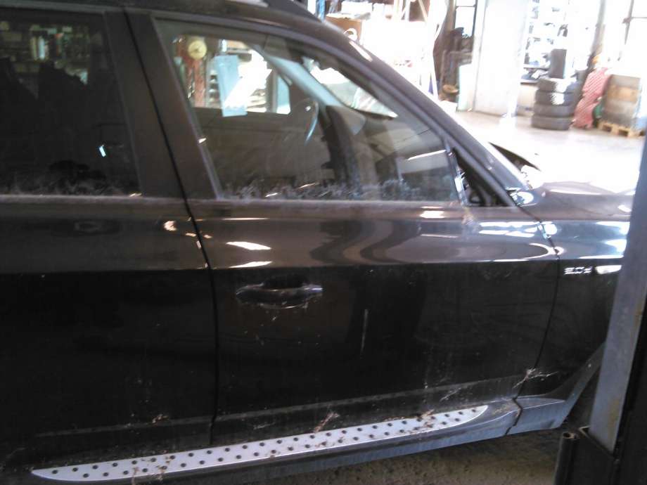 Dør høyre foran til BMW X3, 2003-2006 (Fase 1) (E83) (E83) 